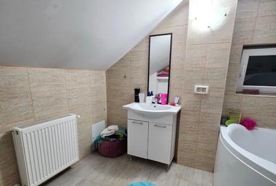 Vand casa renovata Fratelia - 20
