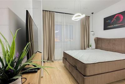 Apartament cu 3 camere decomandat, mobilat în Tractorul