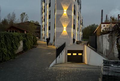 Apartament cu 3 camere semidecomandat, mobilat în Titan