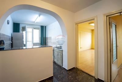 De vânzare apartament cu 4 camere, Bulevardul Decebal - 8