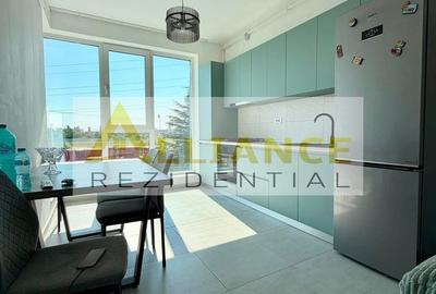 Apartament cu 3 camere semidecomandat, mobilat în Central