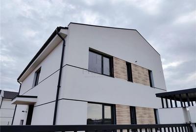 Duplex cu 5 camere în Moșnița Nouă