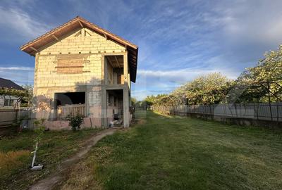 Casă individuală cu 3 camere în Exterior Vest
