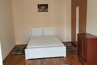 Garsonieră decomandată, mobilată în Unirii