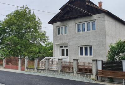 De vânzare – Casă D+P+E, anexă și teren generos  Gardani Maramures - 1