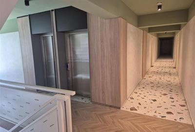 Apartament cu 2 camere decomandat în Tractorul