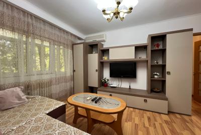 Apartament cu 2 camere semidecomandat în P-ța Victoriei