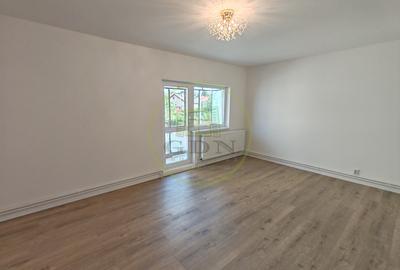 Apartament cu 3 camere decomandat în Ștrand