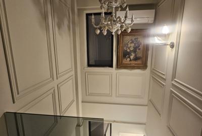 Penthouse cu 3 camere decomandat, mobilat în Central