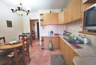 Vanzare Panduri 4cam, renovat 100 mp, boxa si parcare ADP zona 13 Septembrie - 8