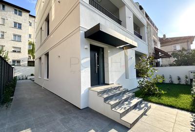 Vilă renovată in Dorobanți, 8 camere, 7 băi, 335 mp, Teren 295 mp - 2
