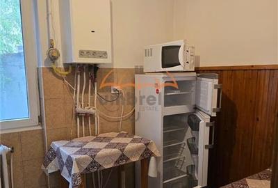 Apartament de inchiriat 2 camere, semidecomandat 46m², et.1/4, parcare - 8