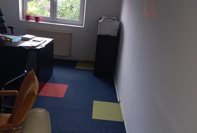 Casă P+1, 8 camere, singur în curte – ideală pentru sediu firmă - 3