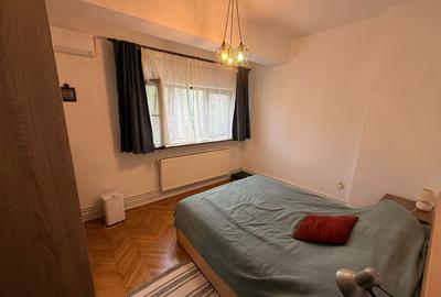 Apartament cu 3 camere semidecomandat, mobilat în Iancului