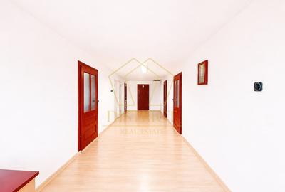 Spatiu comercial cu 4 camere | Girocului - 17