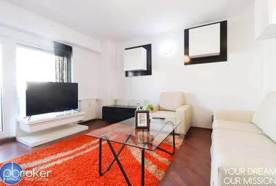 Apartament cu 3 camere decomandat, mobilat în Tei