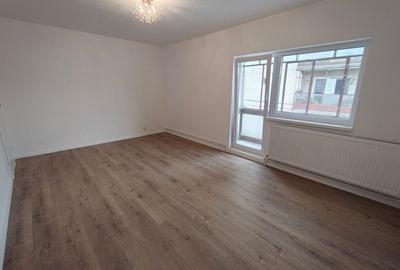 Apartament cu 3 camere decomandat în Ștrand