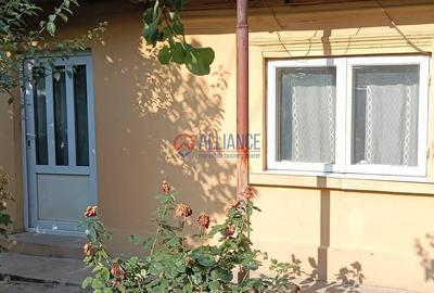 Casă cu 2 camere nedecomandat în Brătianu