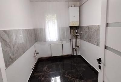 Apartament cu 3 camere, etajul 2/4, zona Tatarasi - 8