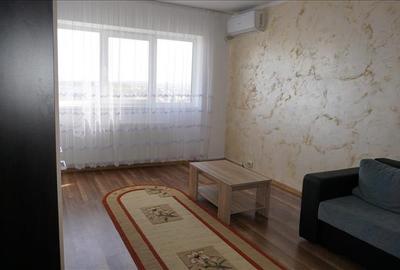 Apartament cu 3 camere decomandat în 1 Mai