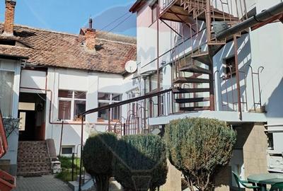 Apartament la casa de inchiriat! - 1