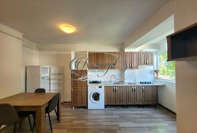 Apartament cu 2 camere semidecomandat, mobilat în Semicentral