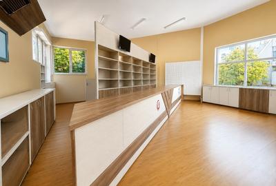 Spatiu comercial de vanzare in Oradea, curte proprie si locuri de parcare - 2