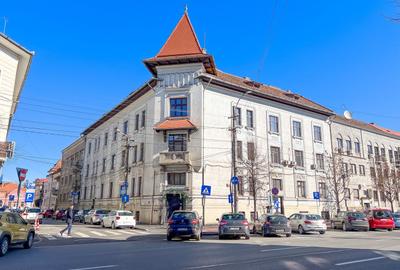 Birou, de 105 mp, în Central