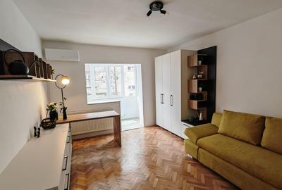 Apartament cu 4 camere decomandat în Complex Studențesc