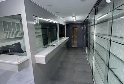 Spațiu comercial complet echipat - 16