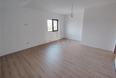 Duplex spatios la asfalt - toate utilitatile - acces rapid - 1