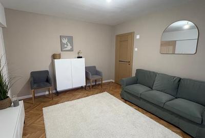 Apartament cu 3 camere semidecomandat în Barbu Văcărescu