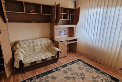 Sud ,se inchiriaza apartament decomandat 3 camere,pret 300 euro - 5