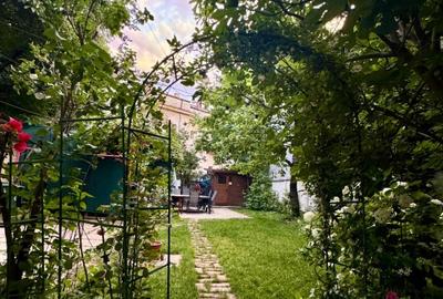 Apartament deosebit in vila, 4 camere, 120 mp utili, curte si anexa - 1