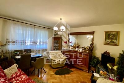 Apartament cu 3 camere decomandat, mobilat în Olimpia-Stadion