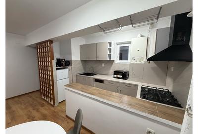 Proprietar inchiriez apartament 2 camere + birou, loc de parcare si boxa depozit - 1