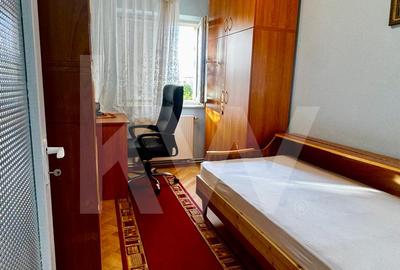 Apartament cu 3 camere decomandat, mobilat în Valea Aurie