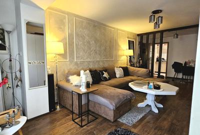 Apartament cu 3 camere decomandat, mobilat în Cetate