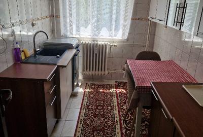 Vand apartament 2 camere, et. 2/4, decomandat, renovat total, spitalul militar. - 2