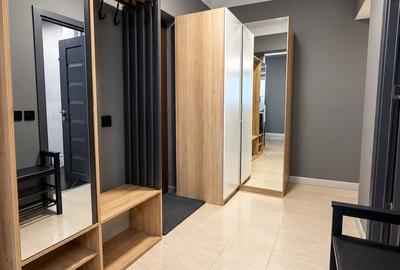 Apartament cu 4 camere decomandat, mobilat în Nicolina