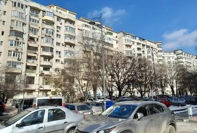 Apartament cu 2 camere semidecomandat, mobilat în Decebal