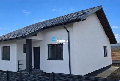 Casa P+M, 82 mp, placa, canalizare, asfalt, Ciurbesti Miroslava - 2