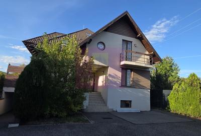 Vila cu 5 camere de închiriat în Câmpina