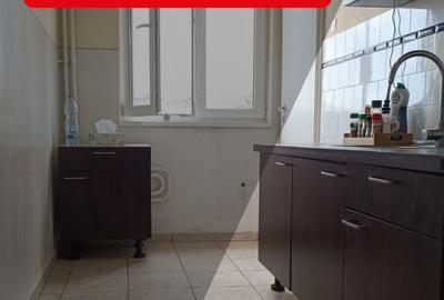DE VÂNZARE – APARTAMENT CU 2 CAMERE, ȘI HOL PĂTRAT - SITAUTĂ PE BULEVARDUL 1848 - 1