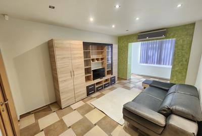Apartament cu 2 camere decomandat, mobilat în Central