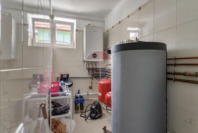 Vilă renovată P+1+M  | Foișor vitrat, grădină și jacuzzi - 34