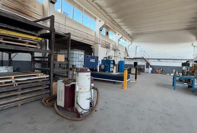 Proprietate industrială de vânzare | 2 hale | Teren 5.300 mp | Ploiești - 5