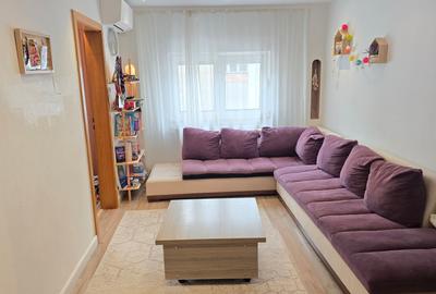 Vand apartament 4 camere decomandat  Deva, Ion Creanga (Al. Neptun), etaj 3 - 3