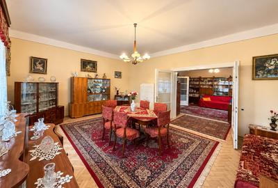 Apartament cu 3 camere de vanzare  la casa în zona CENTRU, 132 mp utili | Etaj 1 - 1
