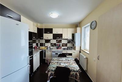 Ap spatios, 3 camere, 2 balcoane, loc de parcare , etaj 1 - Turnisor - 7